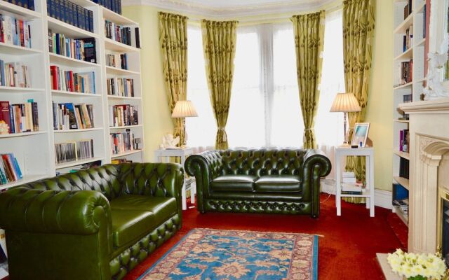 1 Bedroom Terraced House in Bristol