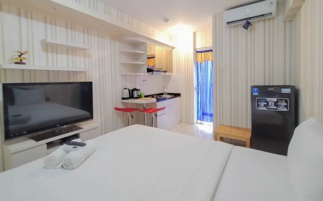 Nice And Cozy Studio At Bassura City Apartment