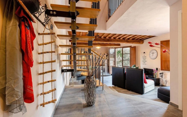 Kinzia Farmhouse Apartment