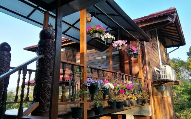 Thanyarat Resort and Organic Farm
