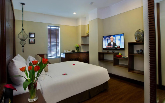 La Siesta Classic Ma May