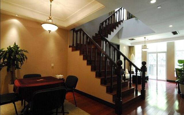 West Lake Hillview International