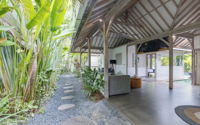 Mundaka Villa by Betterplace