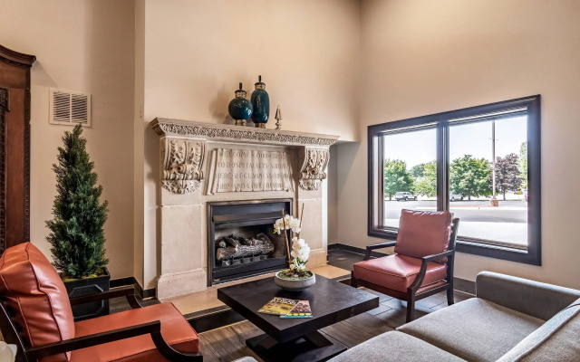 The Riverview Inn & Suites, an Ascend Hotel Collection Member