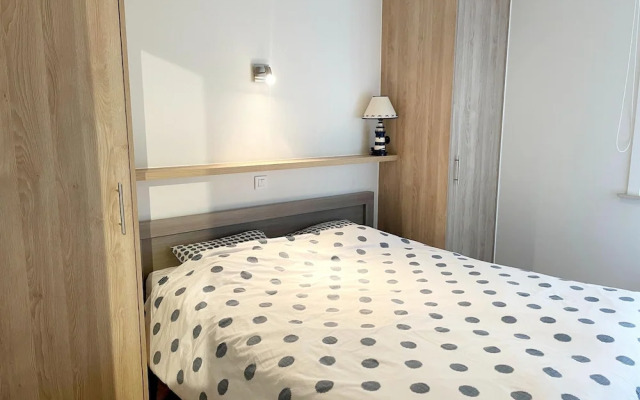 Stylish Apartment With Garage