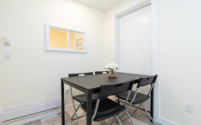 Beautiful 2BR Suite in central West Vancouver