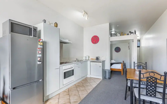 1Br Haven W/ Balcony & Parking
