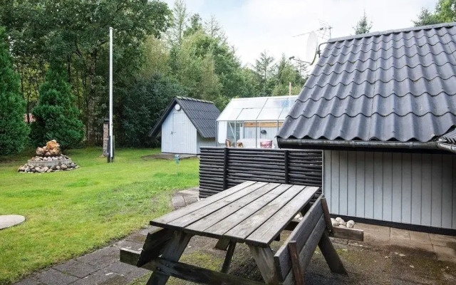 Spacious Holiday Home in Ansager near Lake