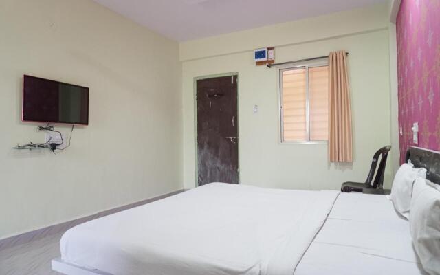 OYO 86266 Hotel Golden Lodge