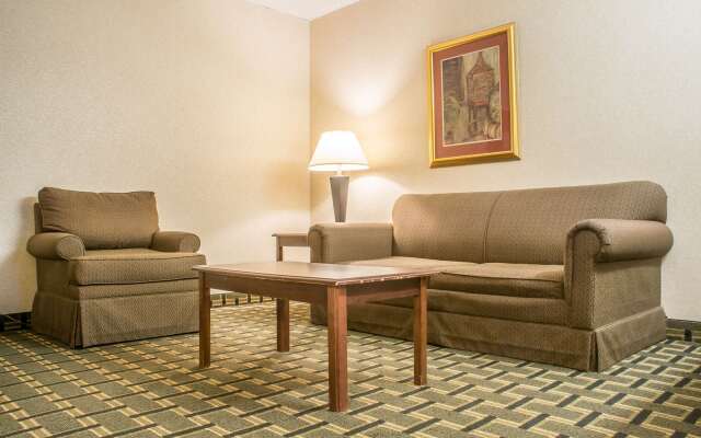 Quality Inn & Suites Palm Island Indoor Waterpark