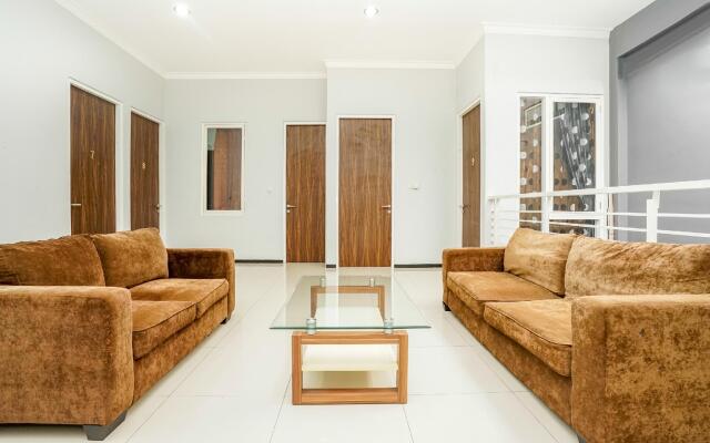 RedDoorz near Surabaya Zoo