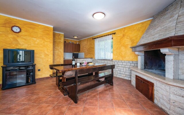 Awesome Home in Barban With Wifi and 2 Bedrooms