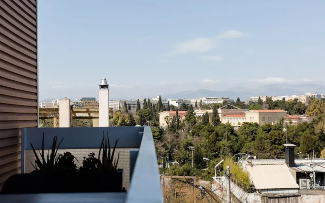 UPSTREET Adorable 2 Bedroom Apartment near Kallimarmaro Stadium