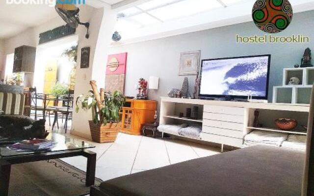 Hostel Brooklin - Hospedagem c/ café da manhã R$ 69,00