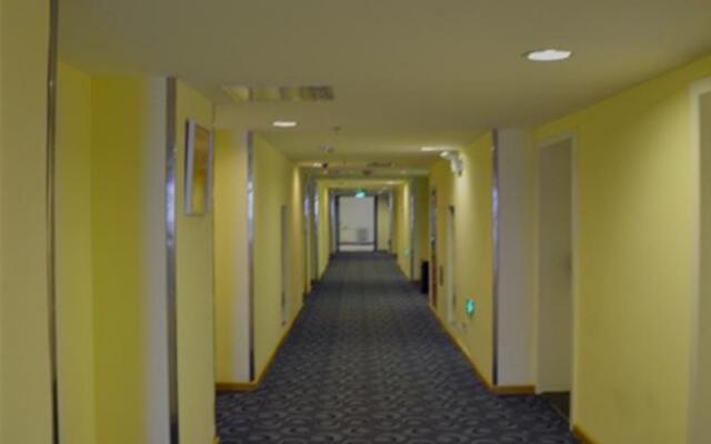 7 Days Inn Urumqi Yan An Road Branch