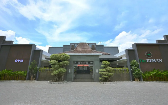 The Edwin Syariah By OYO Rooms