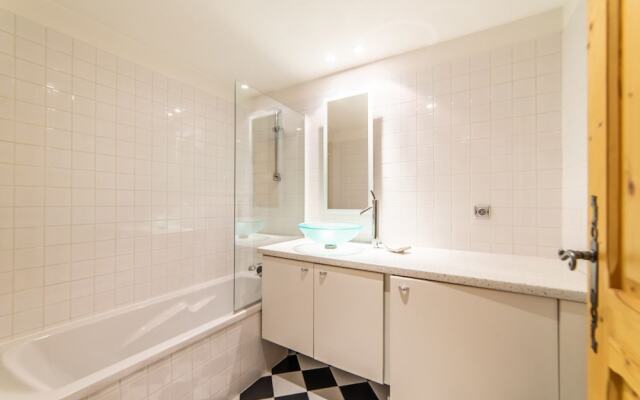 Vallet T4 Luxury Hyper Center