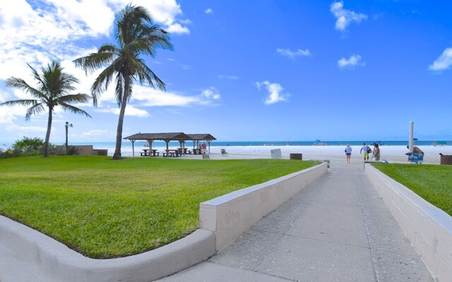 Palm Bay Club by Vtrips