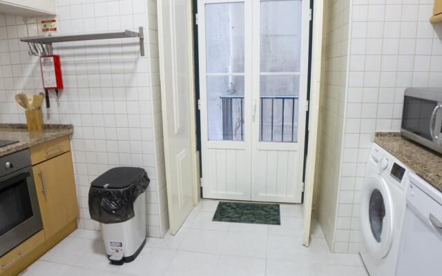 LV Premier Baixa CR2 Lift AC Center Balcony
