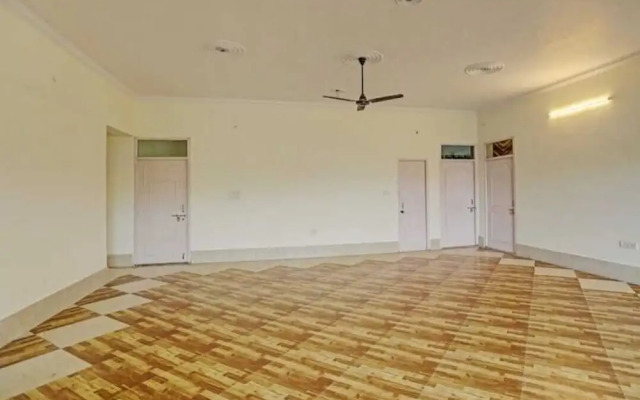 Jagdambey Hotel