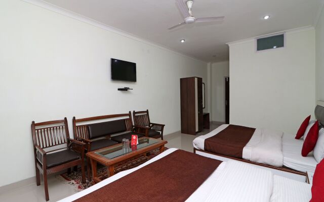 OYO 13908 Hotel India