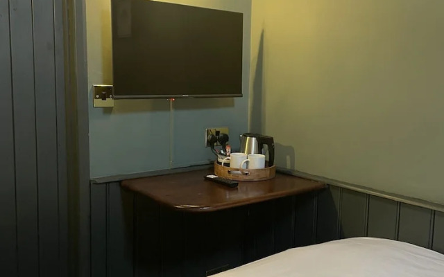 The Plume of Feathers