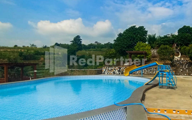 Glamping Pengilon Edupark Mitra RedDoorz – Pool – Temanggung
