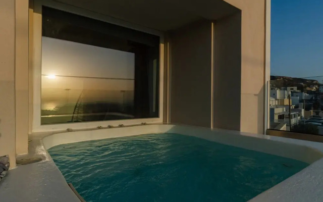 Cinnamon Villa with Private Hot Tub
