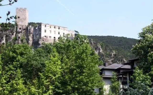 Schwarz Wienerwald Appartements