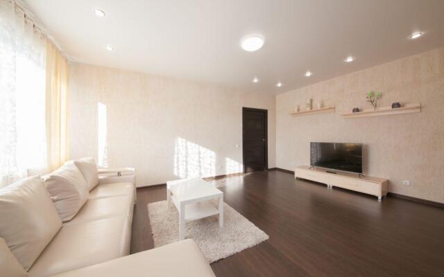 Apartment on Shakhterov Street 66