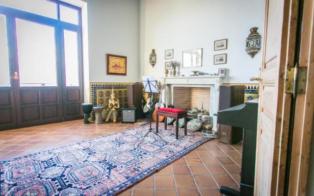 La Duquesa Guest House