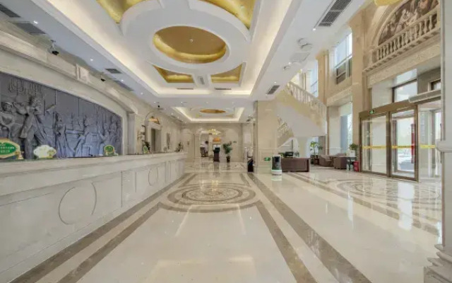 Vienna International Hotel Xinyang Yangshan New District Branch