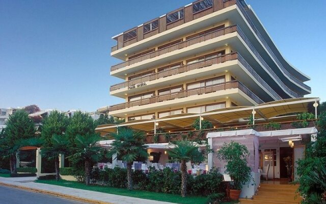 Plaza Vouliagmeni Strand Hotel