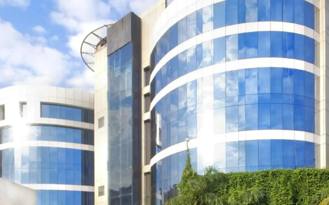 Peninsula Grand Hotel