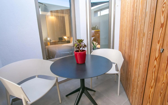 Marquise Suites - Adults Only