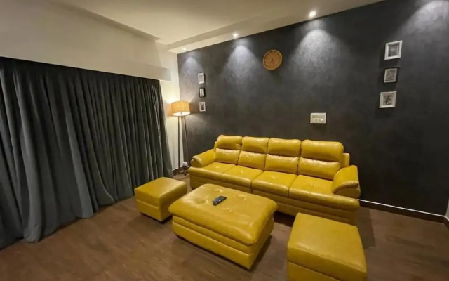 Eiffel Suites