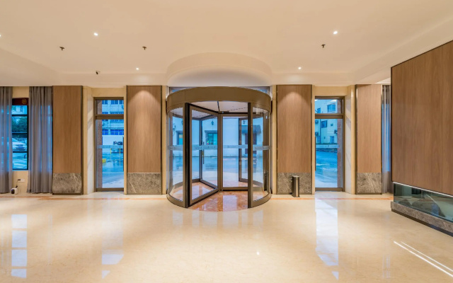 Rezen Select - Ningbo Railway Station, Tianyi Square