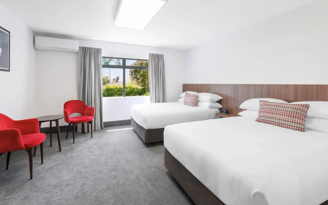 JetPark Hotel Hamilton Airport