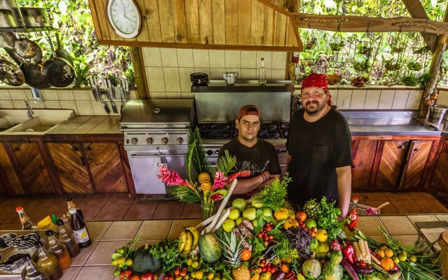 Finca Bellavista Treehouse Community