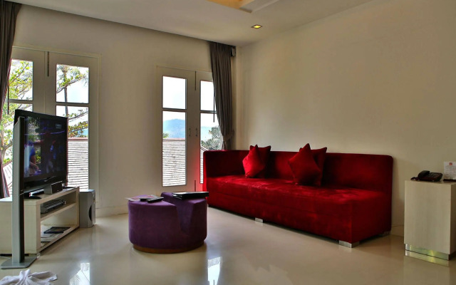 Replay Pool Villa