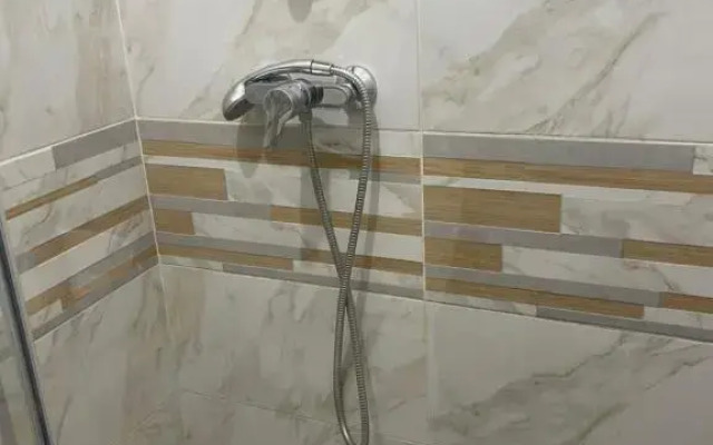 Chambre , 1 lit double et 1 lit simple