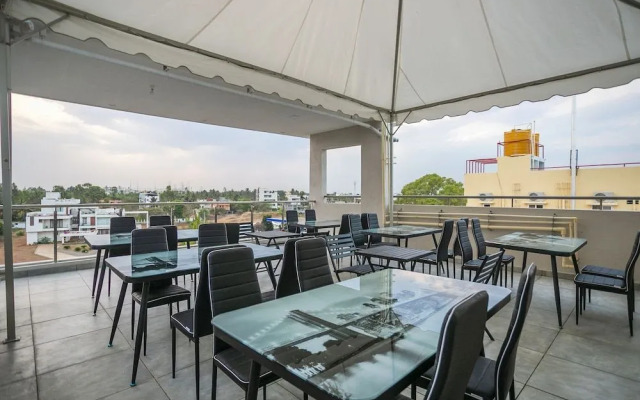 Hotel Blue Spring by OYO Rooms
