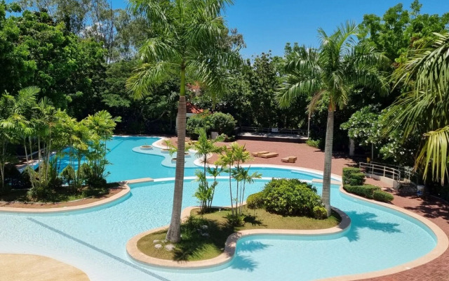 La Mirada Residences