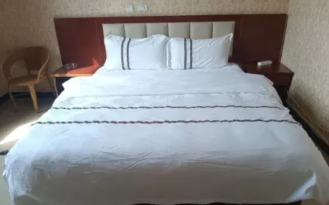 Qujing Xingwang Hotel