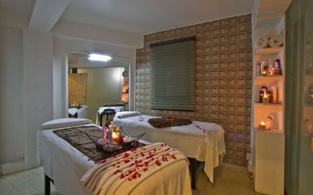 Hotel Broadways Inn