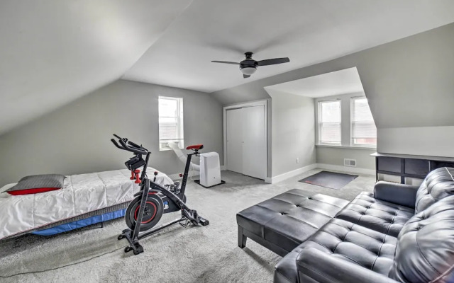 Well-appointed Pittsburgh Home: 1 Mi to Dtwn!