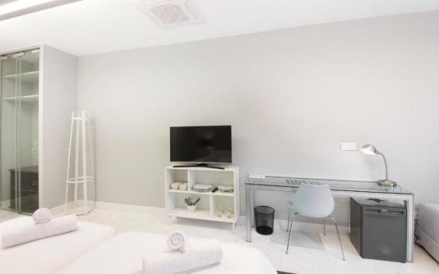 Pensión T5 Donostia Suites