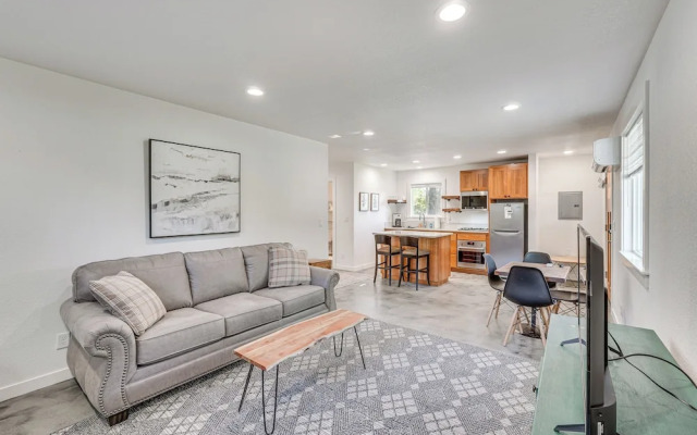 Welcoming Grants Pass Retreat - Walk to Park!