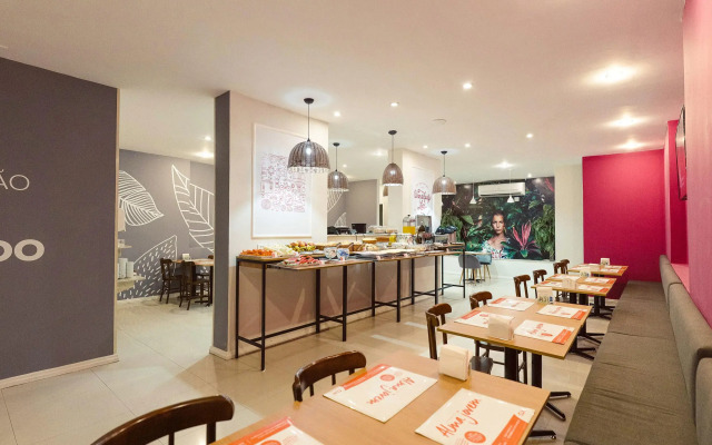 CLH Suites Domingos Ferreira