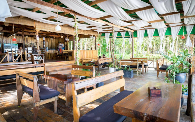 White Beach Bungalows